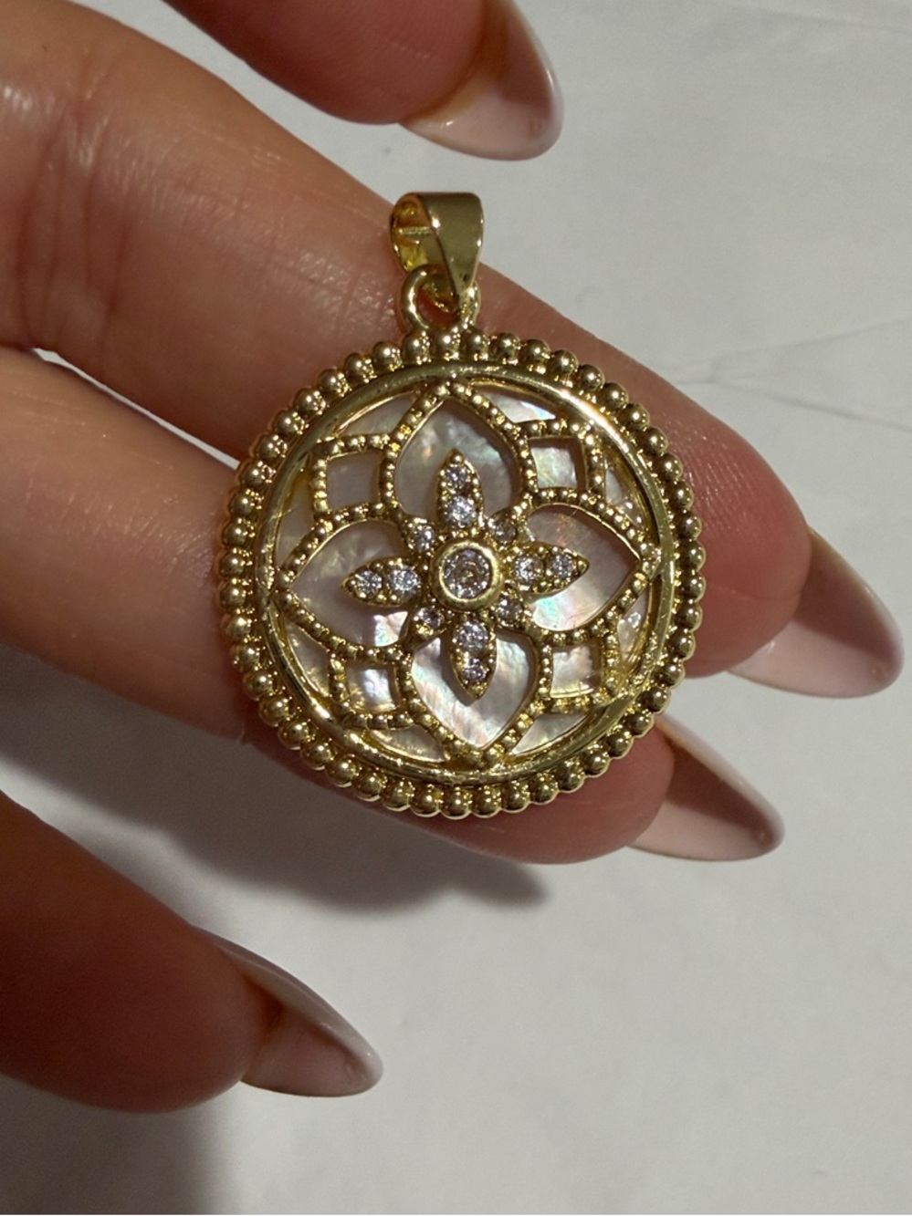 Gold Floral Mother-of-Pearl Pendant Necklace